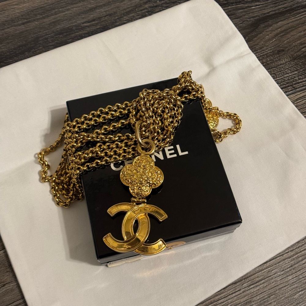 CHANEL Vintage Gold CC Clover Multi Strand Long Chain Pendant Necklace - Picture 12 of 14